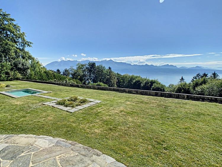 Propriété de Maître avec Vue Panoramique.