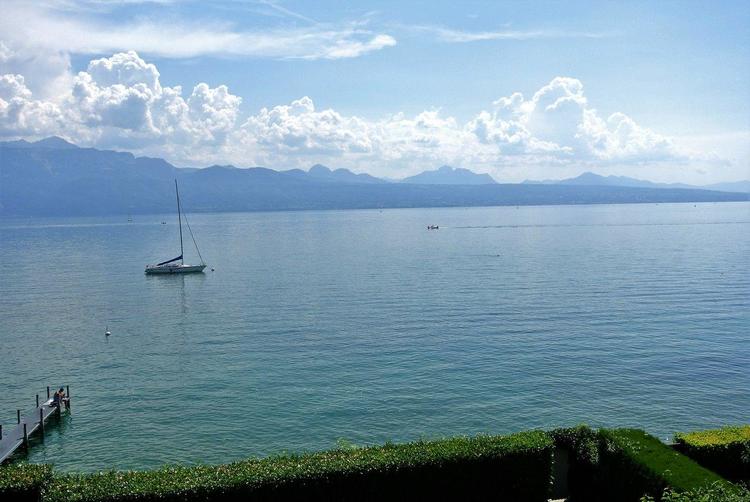 Pieds dans l'eau de 290 m² avec piscine intérieure