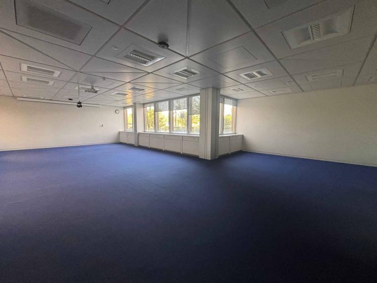 1 381 m² de bureaux à louer – modulables et divisibles à partir de 37 m²