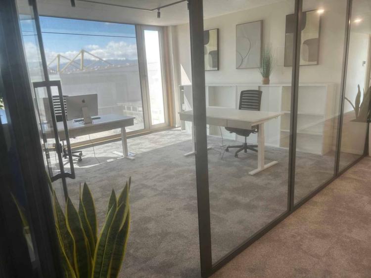 Bureaux de 25m2 modernes et lumineux – Aéroport