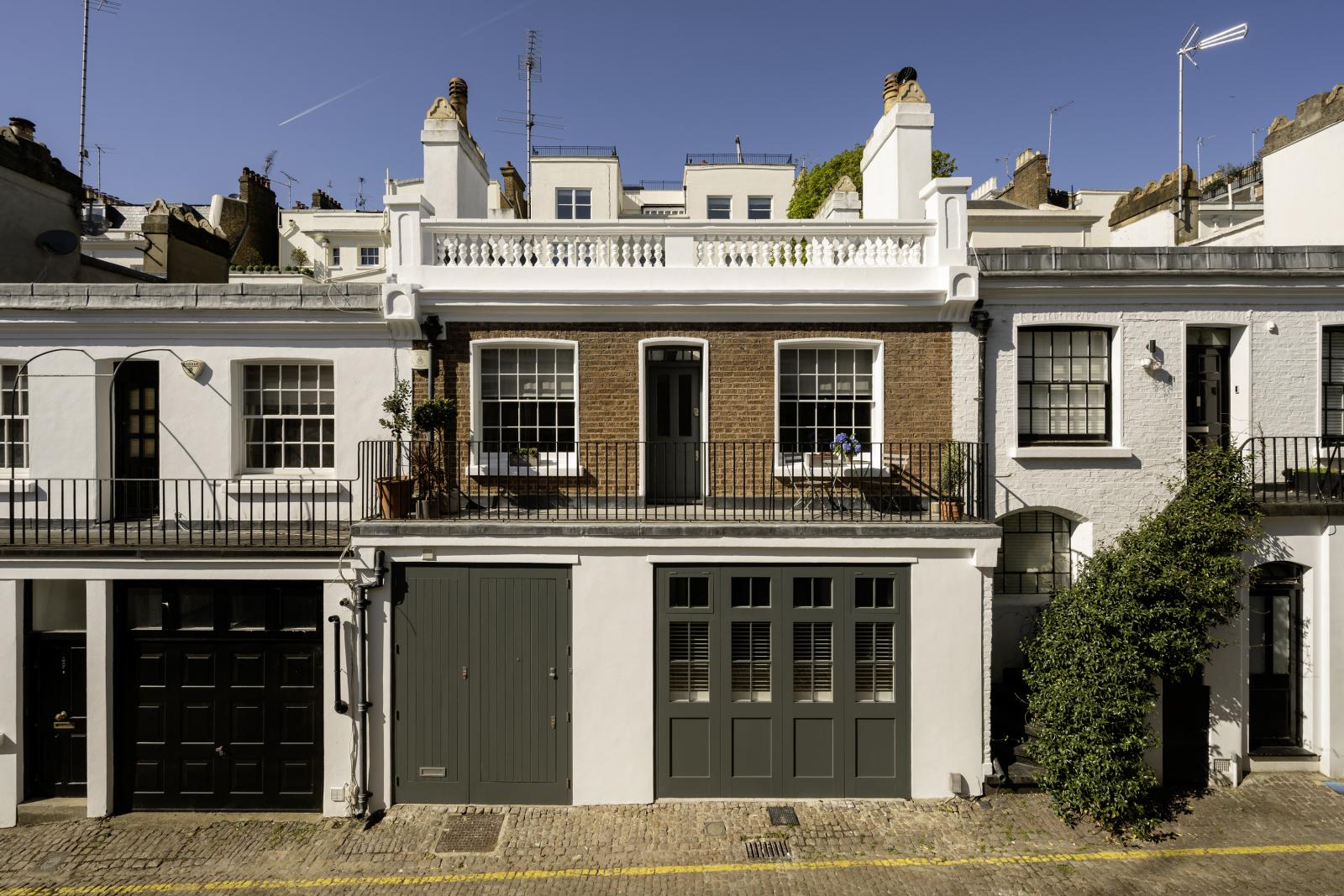 4SSYo_dn-holland-park-mews-house-for-sale-holland-park-mews-33_lo.jpg