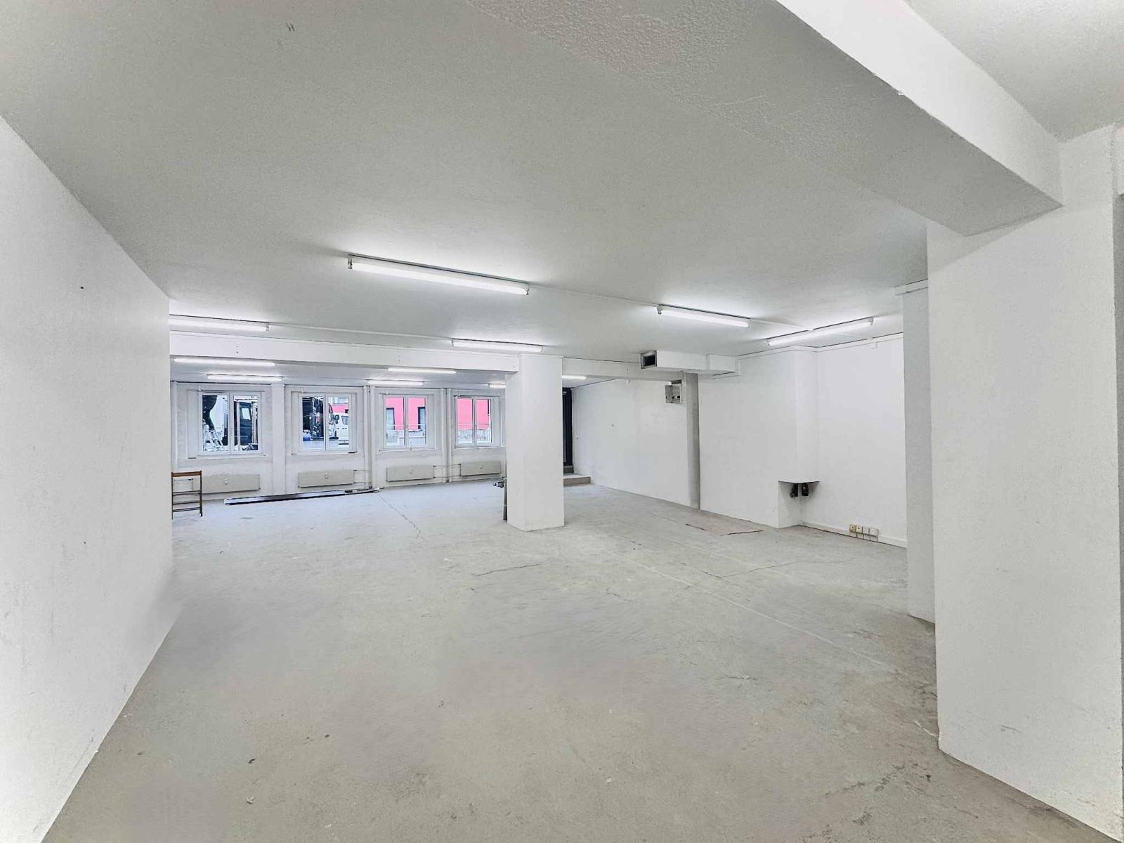 Arcade, bureaux, locaux de 105 m2 à louer à Lausanne