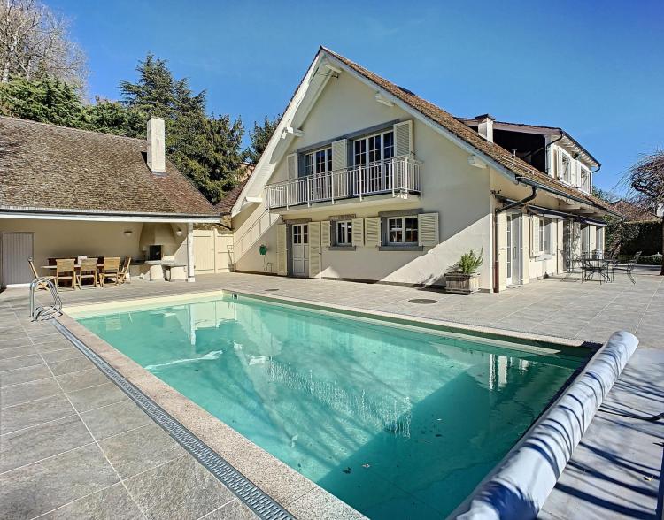 Magnifique propriété familiale avec piscine