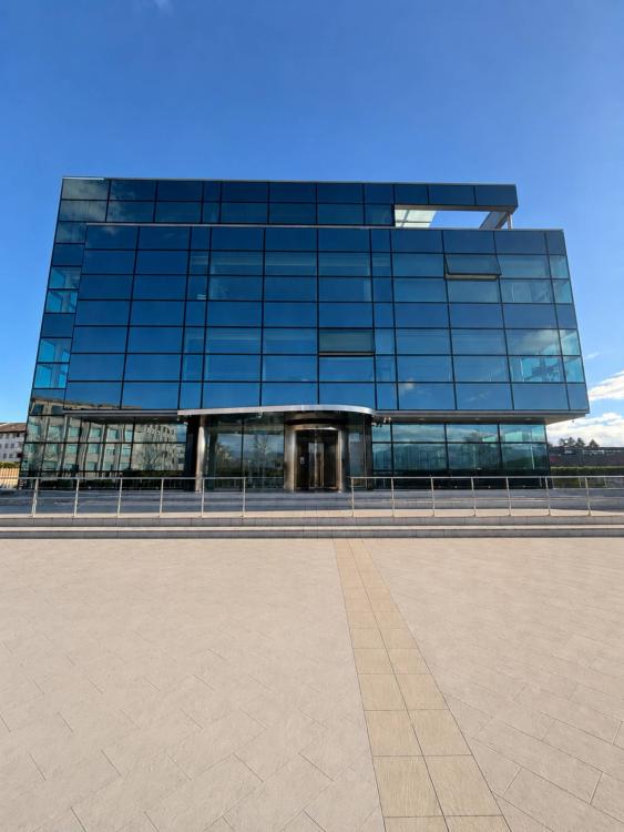 BUREAUX 200 M² - Proche Aéroport