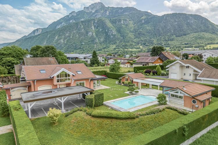 BARNES GENEVOIS - ST PIERRE EN FAUCIGNY - PROPRIETE RARE