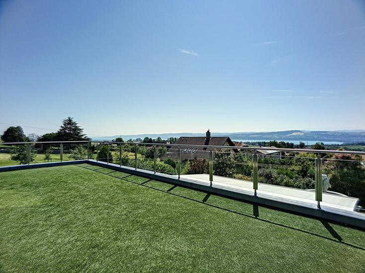 Généreuse villa de standing avec vue lac