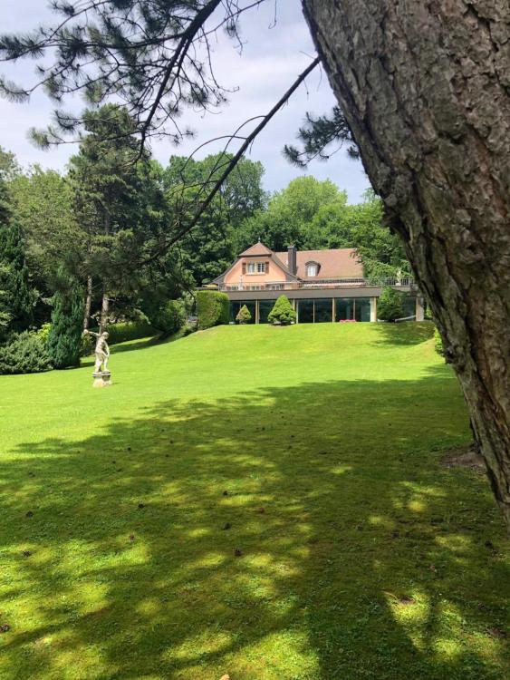 Somptueuse propriété avec piscine intérieure