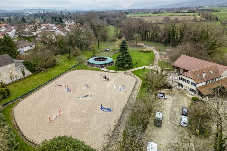 SAINT-GENIS-POUILLY – PROPRIÉTÉ D’EXCEPTION AVEC INSTALLATIONS ÉQUESTRES