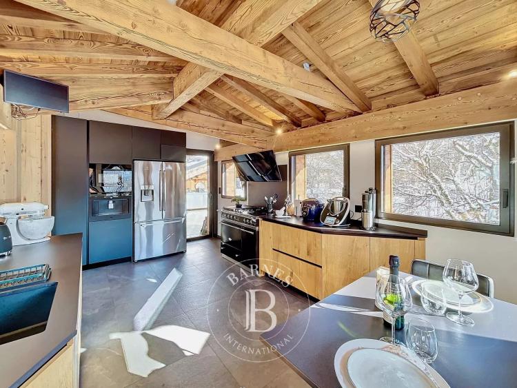Les Gets – Chalet d’exception face aux pistes, volumes rares et prestations premium