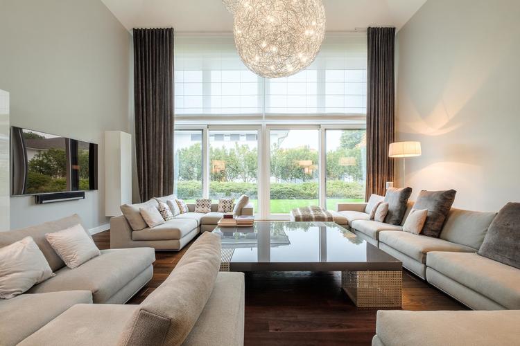 Lumineuse propriété contemporaine