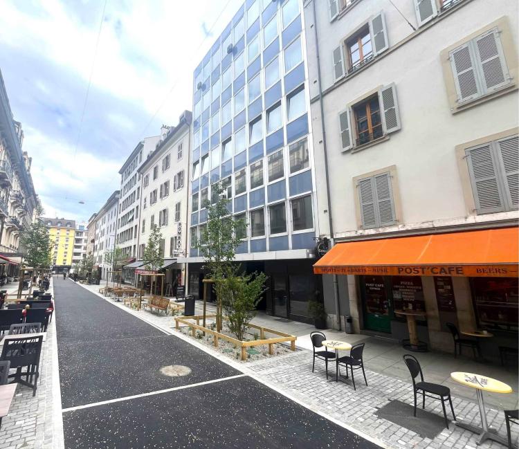 Emplacement stratégique : arcade de 100m² en plein cœur d’une zone passante