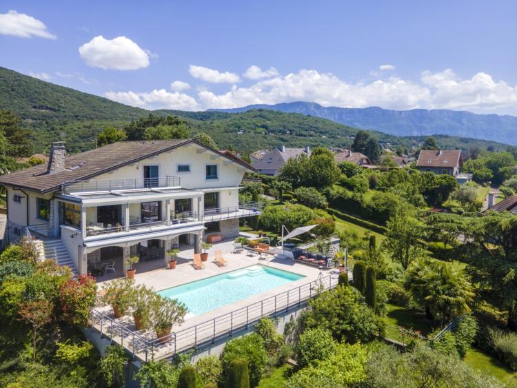 BRISON – PROPRIÉTÉ D'EXCEPTION – VUE PANORAMIQUE SUR LE LAC DU BOURGET