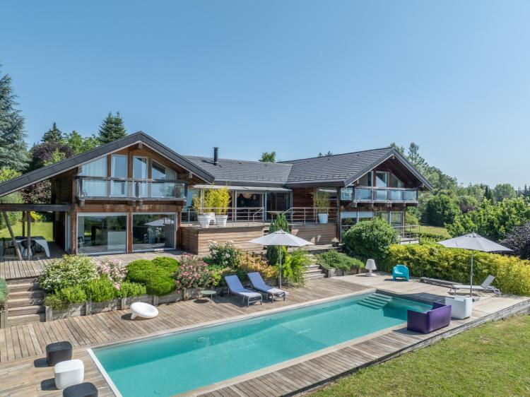 AXE ANNECY-GENEVE – FILLIÈRE – VUE LAC – VILLA CONTEMPORAINE D’EXCEPTION AVEC PISCINE- MAISON FAMILIALE VUE LAC ET MONTAGNES