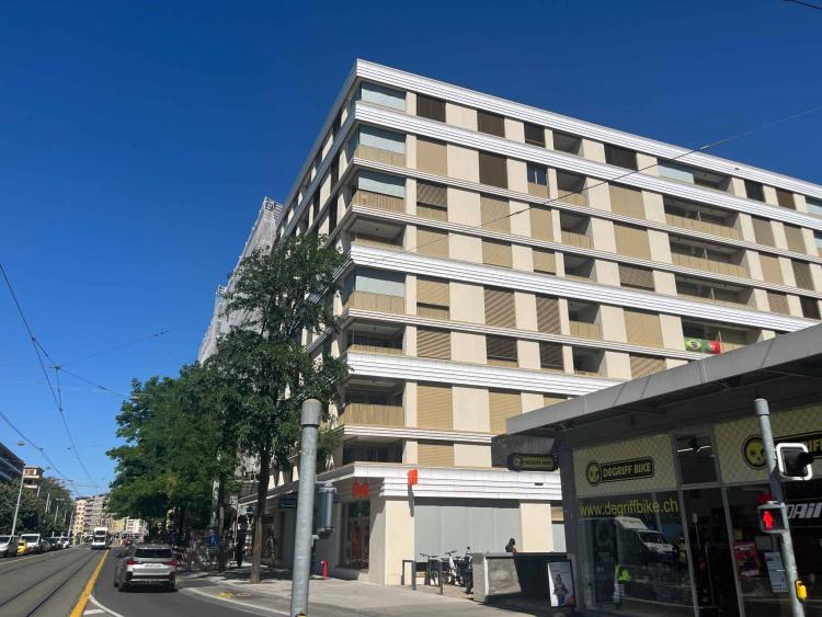 Arcade de 185 m2 - Projet neuf aux Acacias