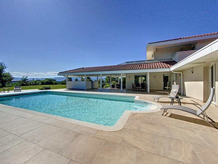 Veigy-Foncenex - Villa de 440 m² - 6 chambres -Terrain