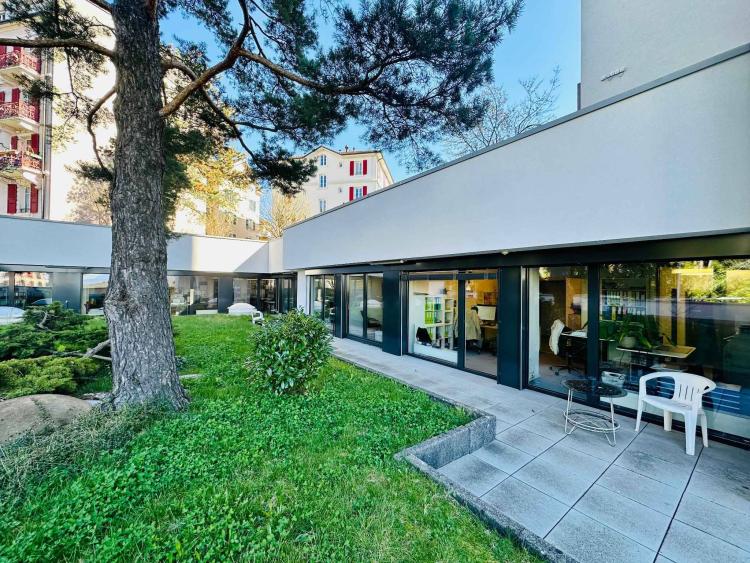 Lumineuse surface de bureaux à louer - Rez-de-jardin à Lausanne