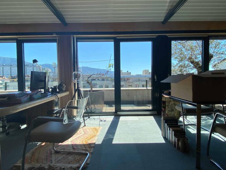 Bureaux à louer avec terrasse – 158 m² au 6ᵉ étage à Carouge
