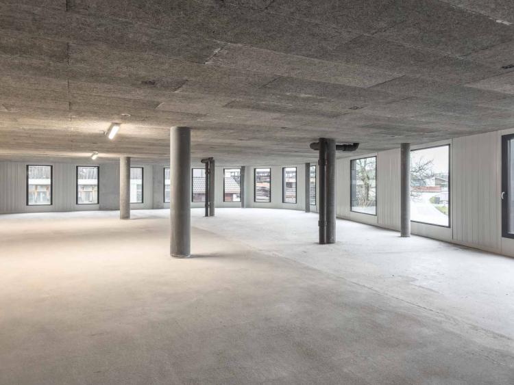 Atelier / Showroom / Surface polyvalente – 750 m² divisibles – Meyrin, Zone Industrielle
