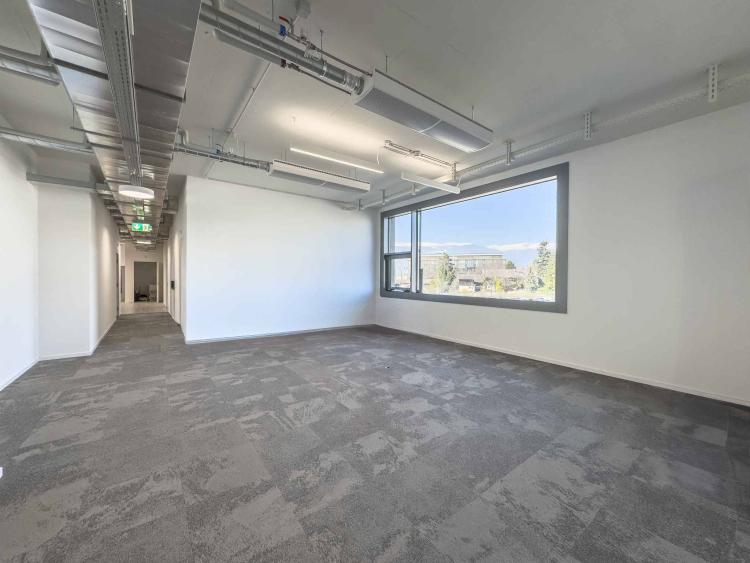Bureau Plug & Play de 337 m² – Atrium Park, Meyrin