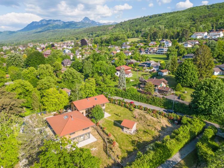 Évian-les-Bains - Propriété de 700 m² - Terrain de 2 887 m² - 8 chambres