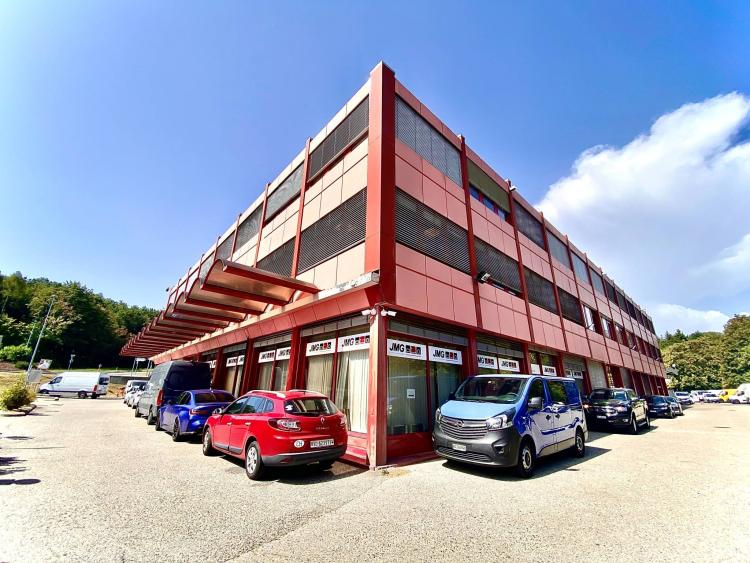 Dépôt, stockage de 460 m2 à louer à Crissier