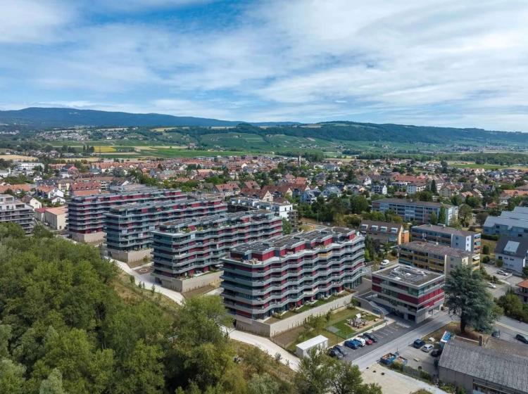 GLAND - ARCADE COMMERCIALE NEUVE - IDEALEMENT SITUEE
