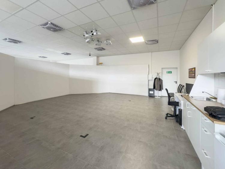 Bureau lumineux de 125 m² en open-space