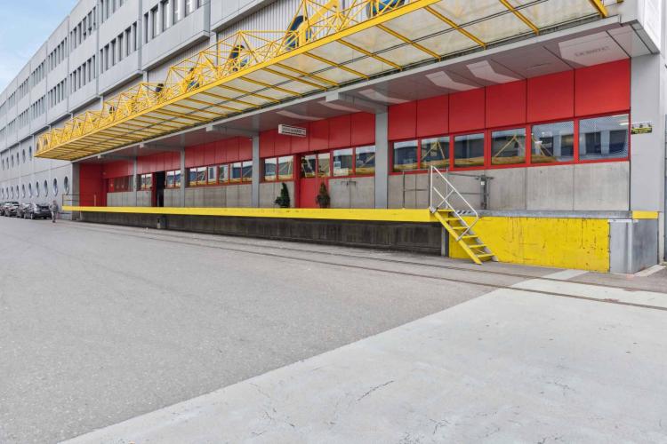 Lausanne : Espace industriel et commercial au RDC