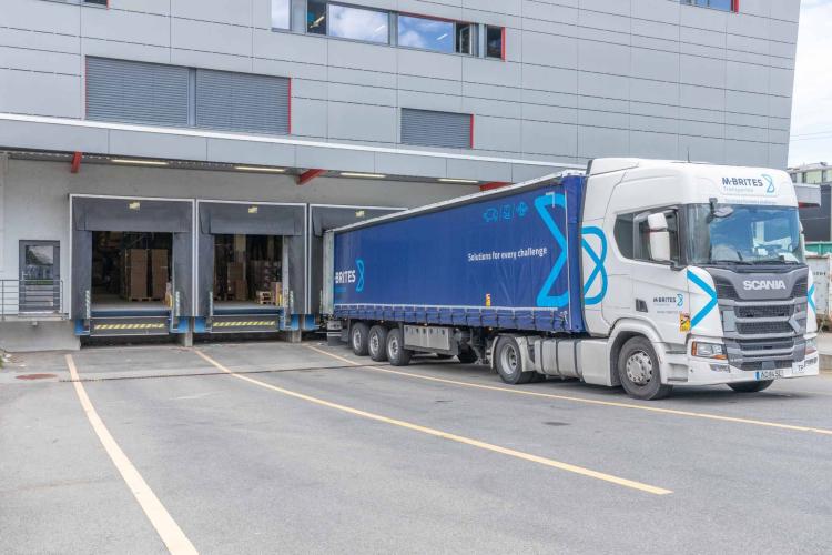 RARE ! Surface de stockage de 250 m² au centre de Genève