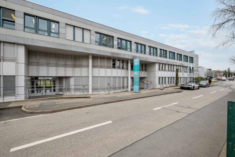 Bureaux de 164m2 - lumineux à proximité de l'aéroport et de la Place des Nations