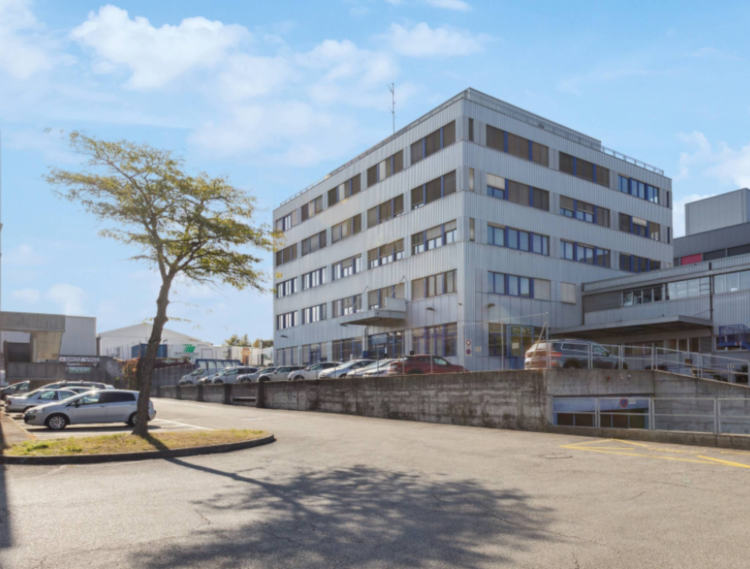 Bureaux aménagé de 886m2 au 4ème étage