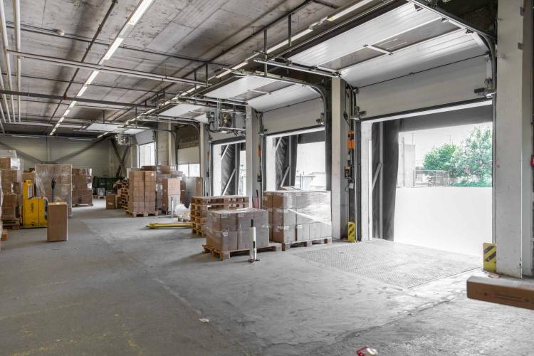 RARE ! Surface de stockage de 389 m² au centre de Genève